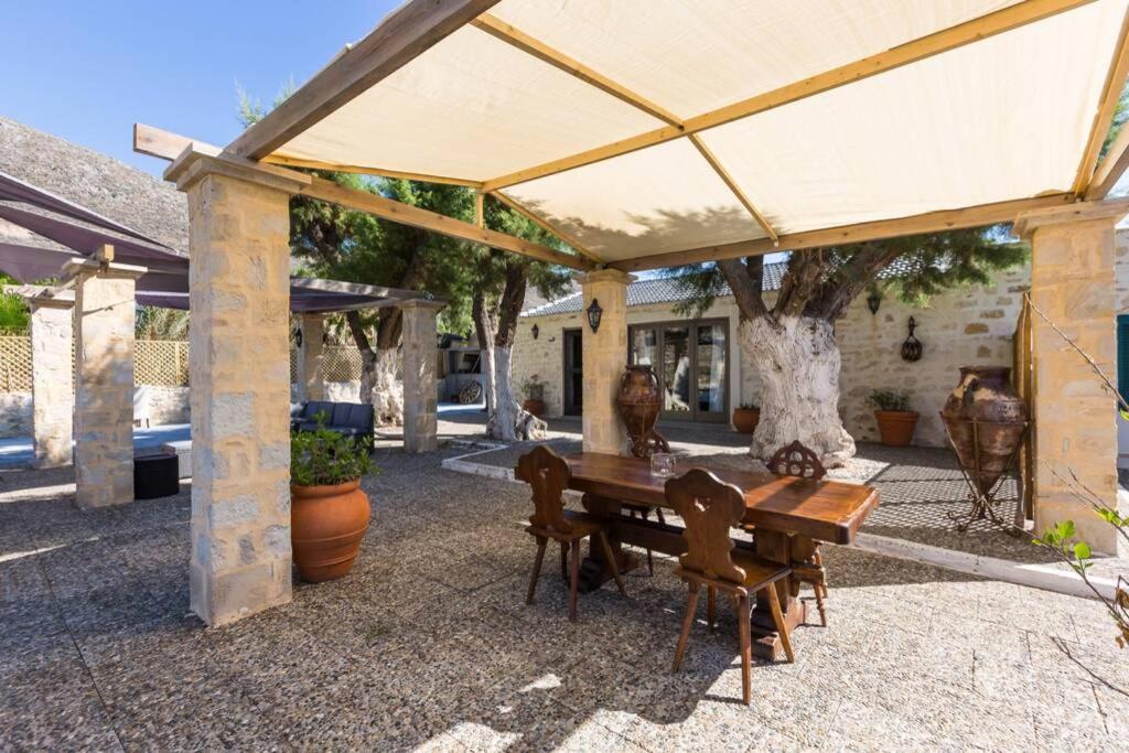 Villa Proto Helidoni - A Cozy Beachfront Villa Petres  Exterior foto