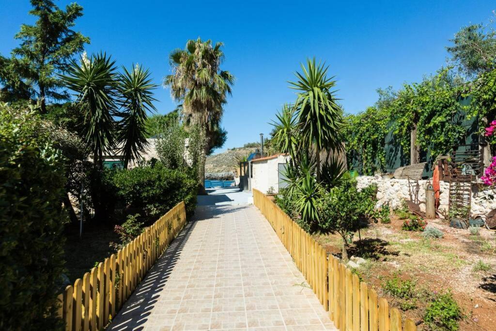 Villa Proto Helidoni - A Cozy Beachfront Villa Petres  Exterior foto